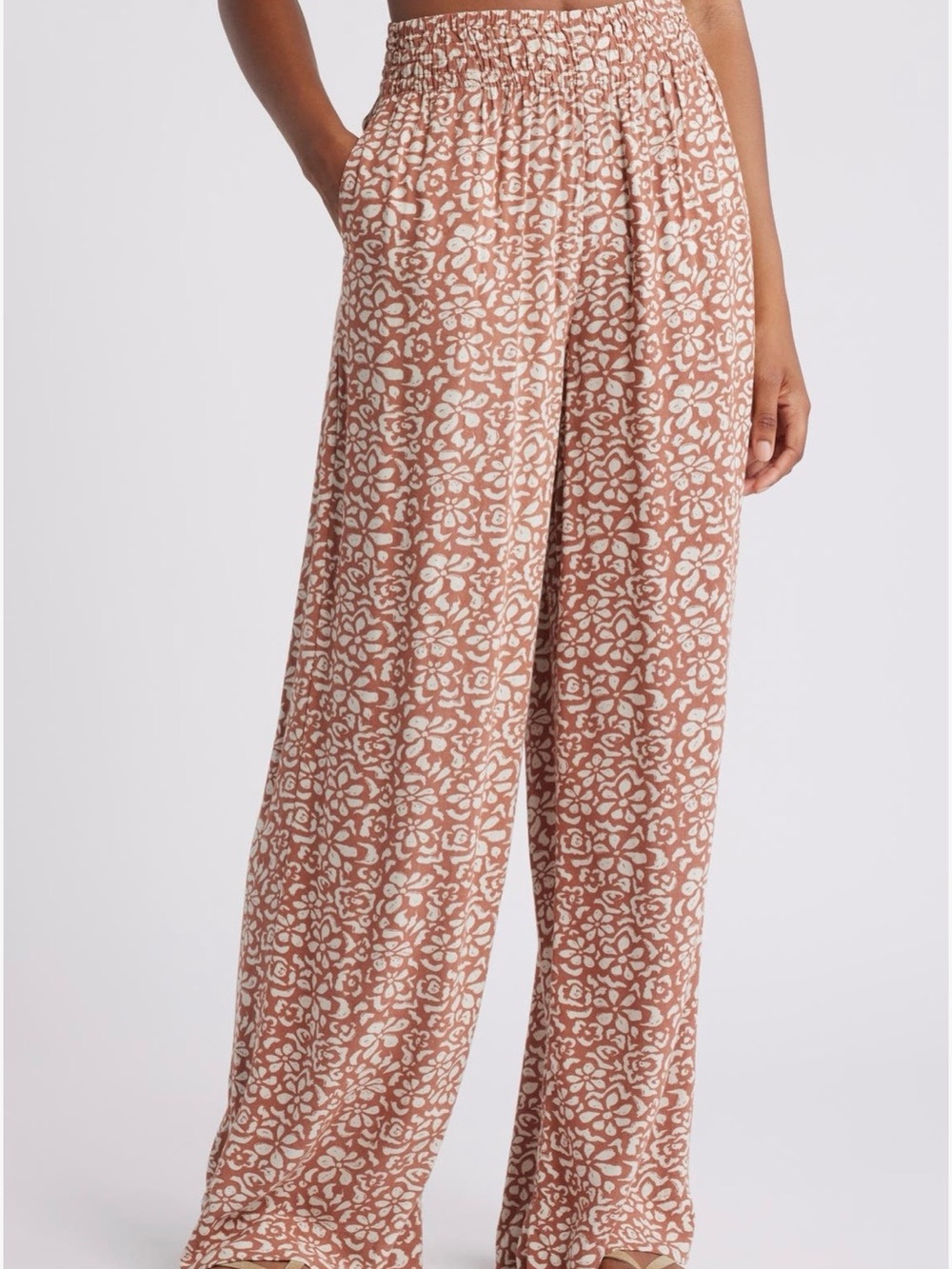 Roxy Wide-Leg Pants in Dusty Rose and White Floral